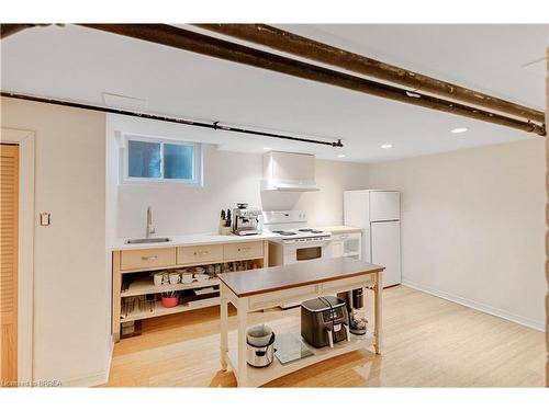 134 Sherman Avenue S, Hamilton, ON - Indoor