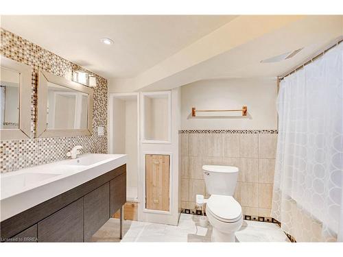134 Sherman Avenue S, Hamilton, ON - Indoor Photo Showing Bathroom