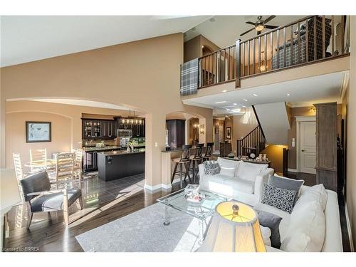 49-655 Park Road N, Brantford, ON - Indoor Photo Showing Living Room