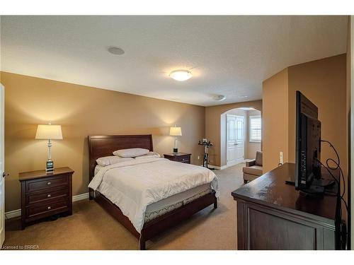 49-655 Park Road N, Brantford, ON - Indoor Photo Showing Bedroom