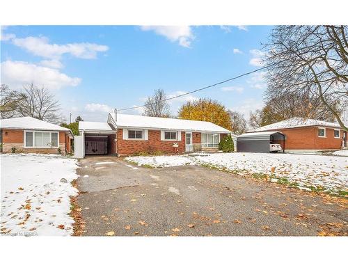 8 Stockdale Drive  Brantford, ON N3R 2R5