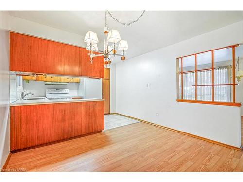 8 Stockdale Drive, Brantford, ON - Indoor Photo Showing Kitchen