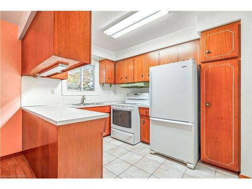 8 Stockdale Drive, Brantford, ON - Indoor Photo Showing Kitchen With Double Sink