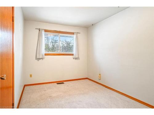 8 Stockdale Drive, Brantford, ON - Indoor Photo Showing Other Room