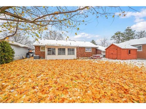 8 Stockdale Drive, Brantford, ON - Outdoor