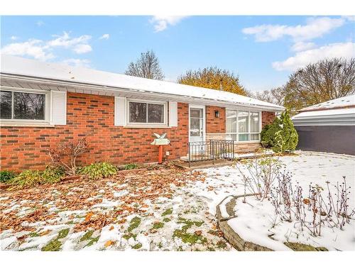 8 Stockdale Drive, Brantford, ON - Outdoor