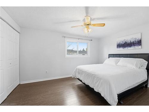 F-281 Stanley Street, Brantford, ON - Indoor Photo Showing Bedroom