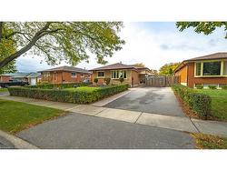 42 Palm Crescent  Brantford, ON N3R 5G2