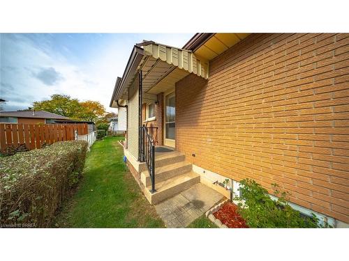 42 Palm Crescent, Brantford, ON - Outdoor With Exterior