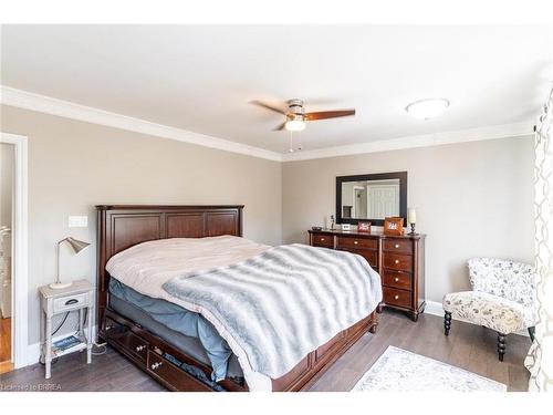 24 Lincoln Avenue, Brantford, ON - Indoor Photo Showing Bedroom