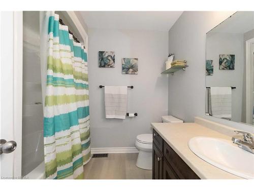 D2-12 Brantwood Park Road, Brantford, ON - Indoor Photo Showing Bathroom