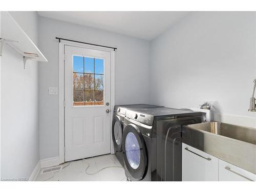 8 War Road, Brantford, ON - Indoor Photo Showing Laundry Room