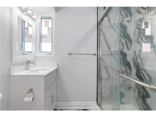 8 War Road, Brantford, ON - Indoor Photo Showing Bathroom