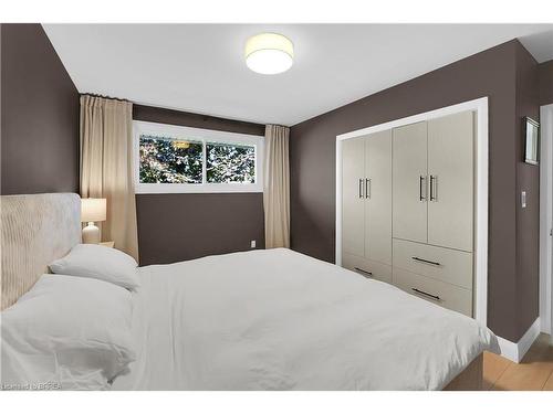 17 Preston Drive, St. Catharines, ON - Indoor Photo Showing Bedroom