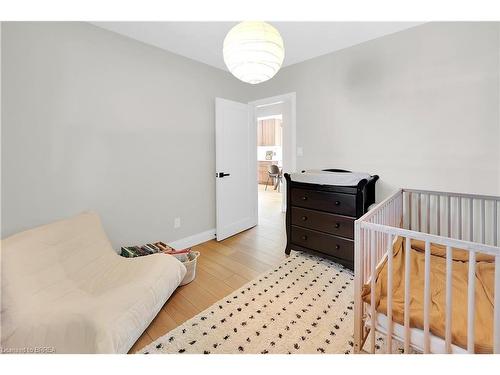 17 Preston Drive, St. Catharines, ON - Indoor Photo Showing Bedroom