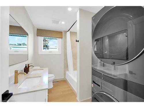 17 Preston Drive, St. Catharines, ON - Indoor Photo Showing Laundry Room