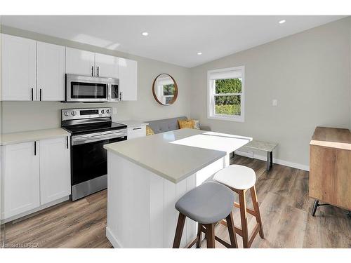 17 Preston Drive, St. Catharines, ON - Indoor Photo Showing Kitchen