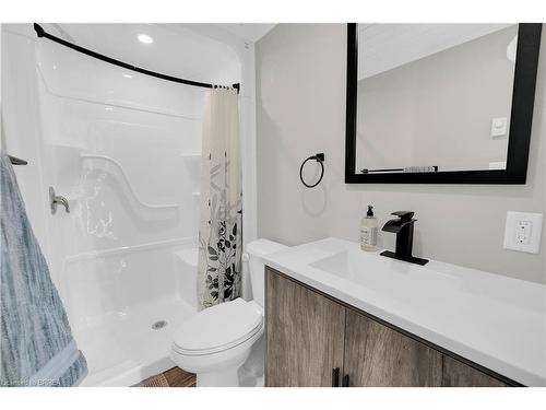 17 Preston Drive, St. Catharines, ON - Indoor Photo Showing Bathroom