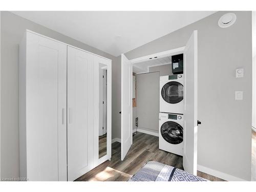 17 Preston Drive, St. Catharines, ON - Indoor Photo Showing Laundry Room