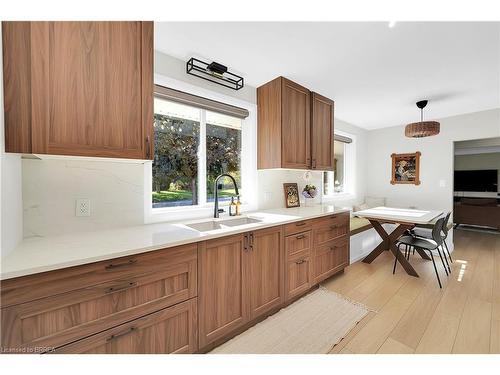 17 Preston Drive, St. Catharines, ON - Indoor Photo Showing Kitchen With Double Sink