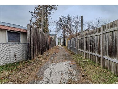 5 Halls Avenue, Brantford, ON - Outdoor