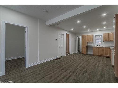 5 Halls Avenue, Brantford, ON - Indoor