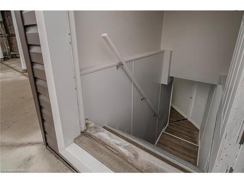 5 Halls Avenue, Brantford, ON - Indoor Photo Showing Other Room