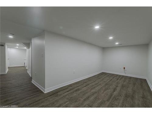 5 Halls Avenue, Brantford, ON - Indoor