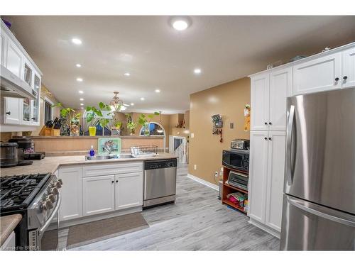 53 Mission Road, Brantford, ON - Indoor Photo Showing Kitchen