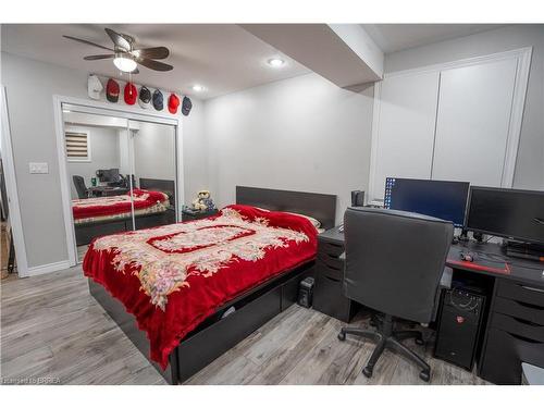 53 Mission Road, Brantford, ON - Indoor Photo Showing Bedroom