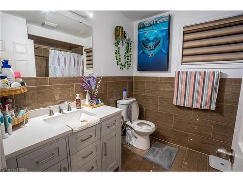 53 Mission Road, Brantford, ON - Indoor Photo Showing Bathroom