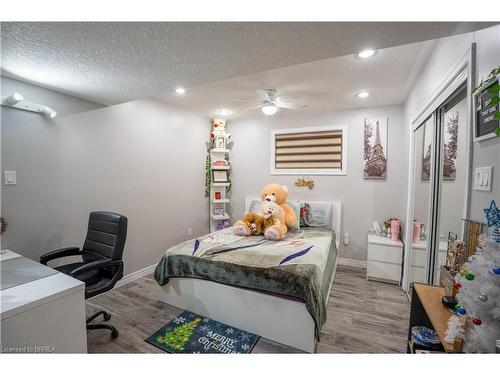 53 Mission Road, Brantford, ON - Indoor Photo Showing Bedroom