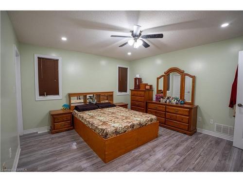 53 Mission Road, Brantford, ON - Indoor Photo Showing Bedroom