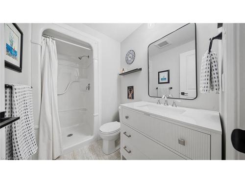 116 Eagle Avenue, Brantford, ON - Indoor Photo Showing Bathroom