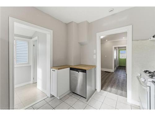 166 Beach Road, Hamilton, ON - Indoor