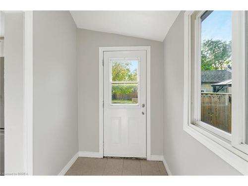 166 Beach Road, Hamilton, ON - Indoor Photo Showing Other Room