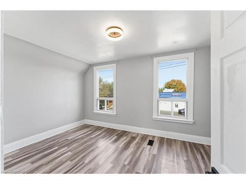 166 Beach Road, Hamilton, ON - Indoor Photo Showing Other Room