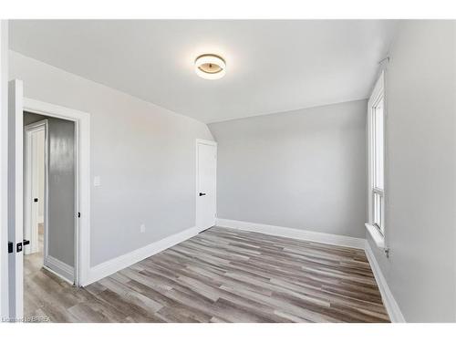 166 Beach Road, Hamilton, ON - Indoor Photo Showing Other Room