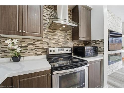 29 Arnold Marshall Boulevard, Caledonia, ON - Indoor Photo Showing Kitchen