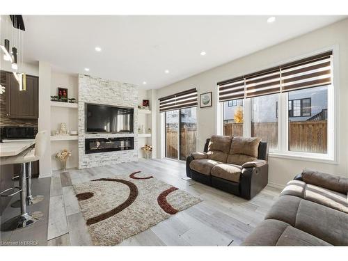 29 Arnold Marshall Boulevard, Caledonia, ON - Indoor Photo Showing Living Room