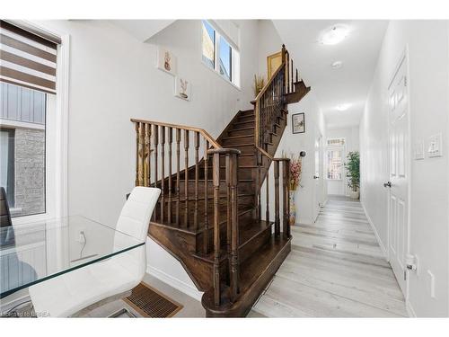 29 Arnold Marshall Boulevard, Caledonia, ON - Indoor Photo Showing Other Room