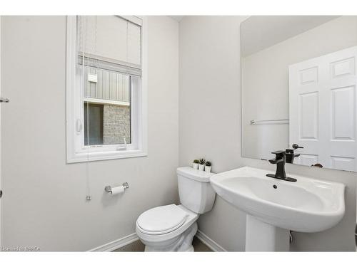 29 Arnold Marshall Boulevard, Caledonia, ON - Indoor Photo Showing Bathroom