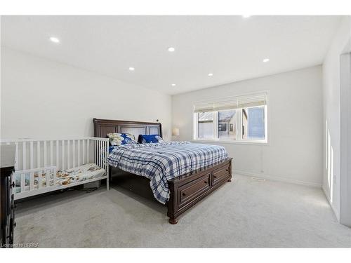29 Arnold Marshall Boulevard, Caledonia, ON - Indoor Photo Showing Bedroom