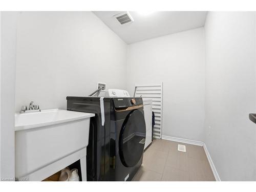 29 Arnold Marshall Boulevard, Caledonia, ON - Indoor Photo Showing Laundry Room