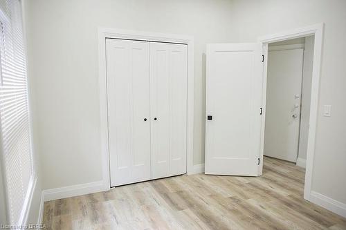 2-160 Darling Street, Brantford, ON - Indoor Photo Showing Other Room