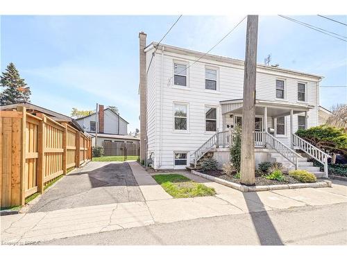 79 Palace Street  Brantford, ON N3T 3W8