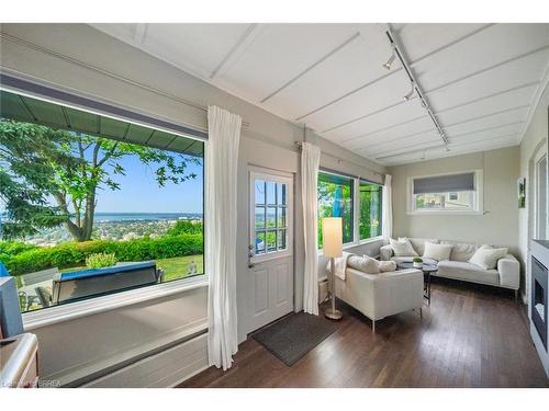 47 Mountain Park Avenue, Hamilton, ON - Indoor