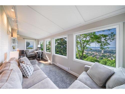 47 Mountain Park Avenue, Hamilton, ON - Indoor