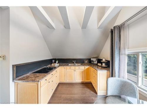 47 Mountain Park Avenue, Hamilton, ON - Indoor Photo Showing Kitchen