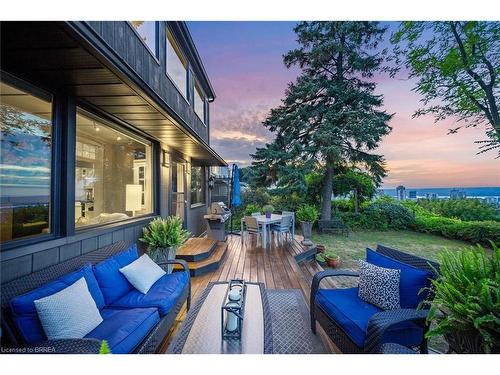 47 Mountain Park Avenue, Hamilton, ON - Outdoor